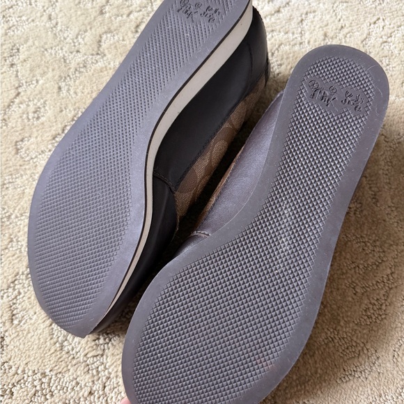 Authentic Coach Women's Casual Sneakers - Picture 4 of 5